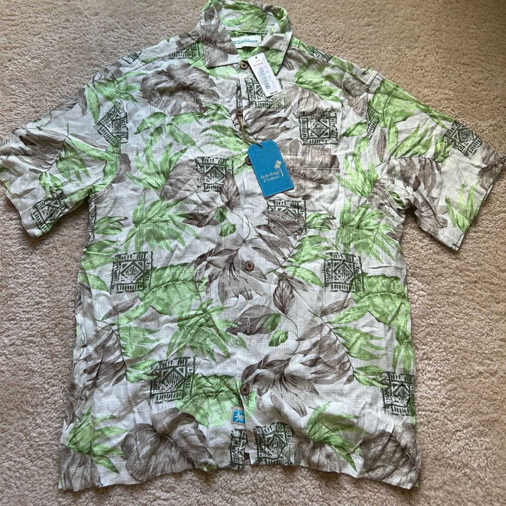 Men’s Hawaiian Button Down Shirt sz Medium
